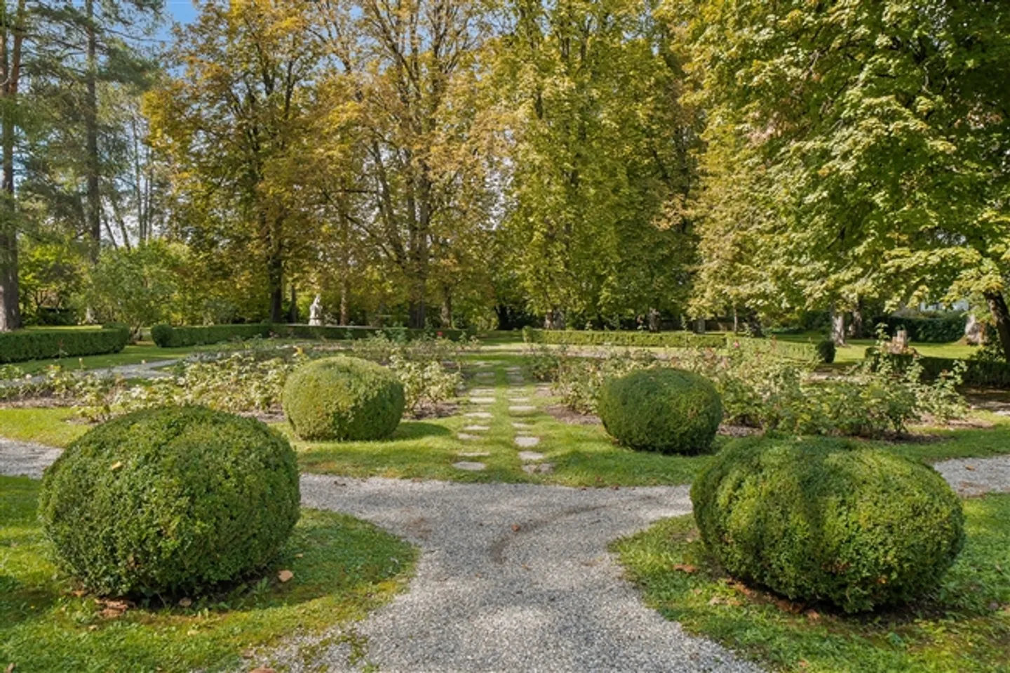 Appartement lumineux et rénové de 4 pièces dans la résidence Les Cèdres de Cologny - Photo 9 sur 10