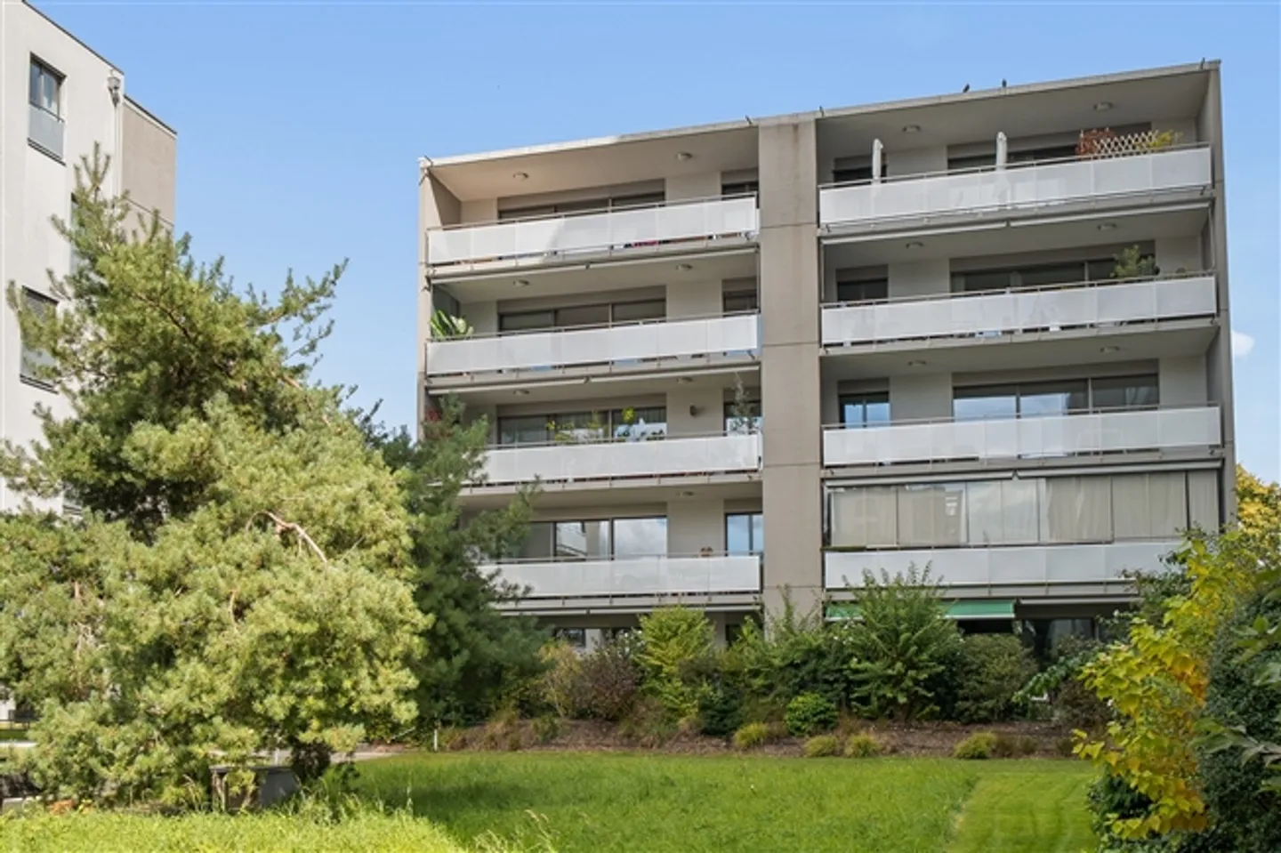 Appartement lumineux et rénové de 4 pièces dans la résidence Les Cèdres de Cologny - Photo 10 sur 10