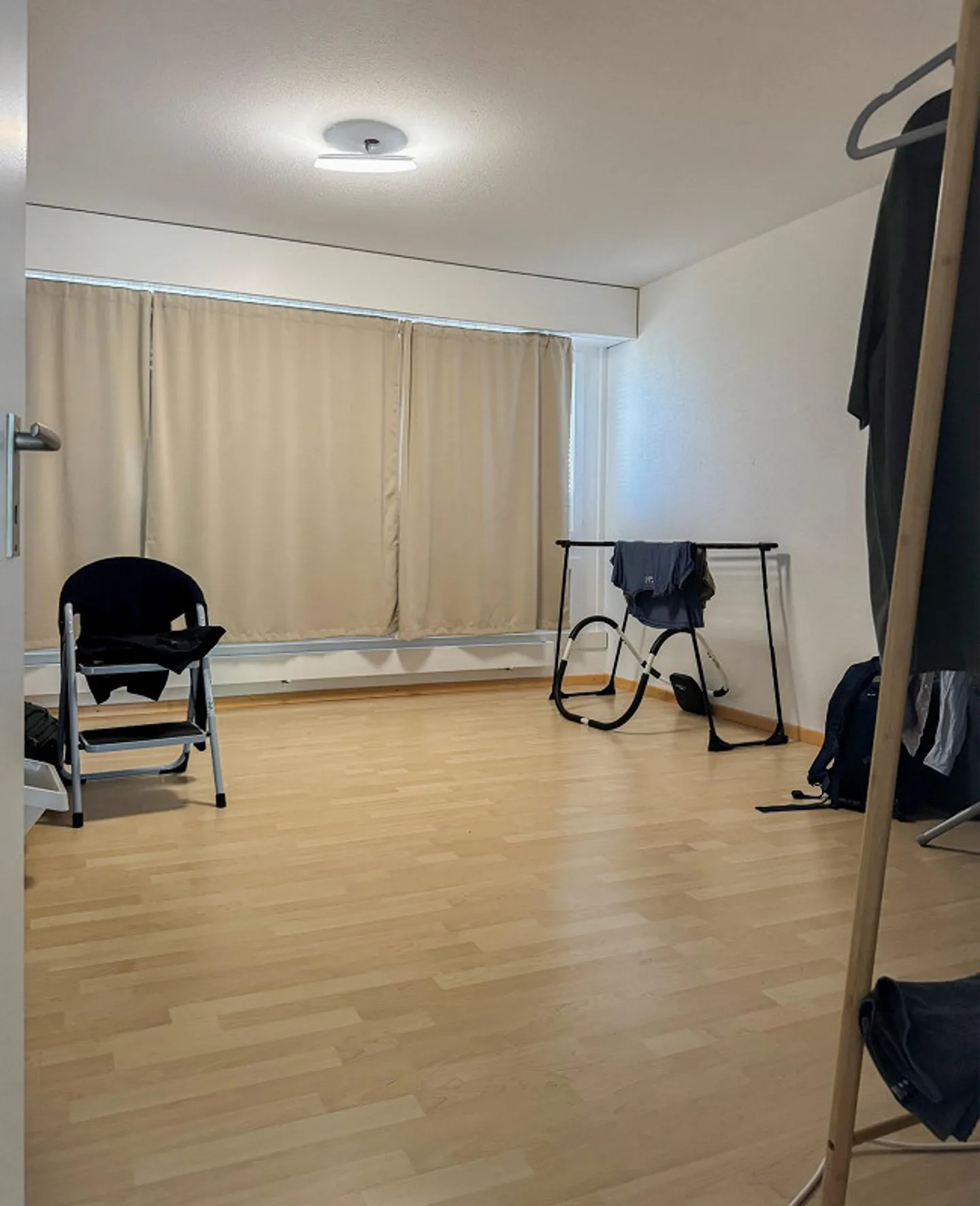 Appartement spacieux avec vue au 8ème étage ! - Photo 9 sur 12