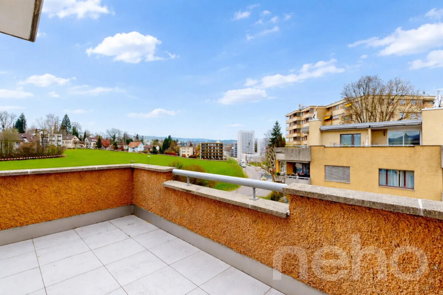Appartamento attico attraente di 4,5 locali con terrazza soleggiata - Foto 2 di 12