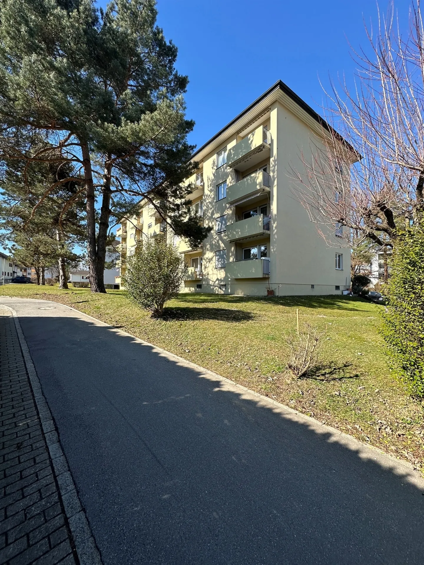 Craft Room for Rent - Photo 1 of 2