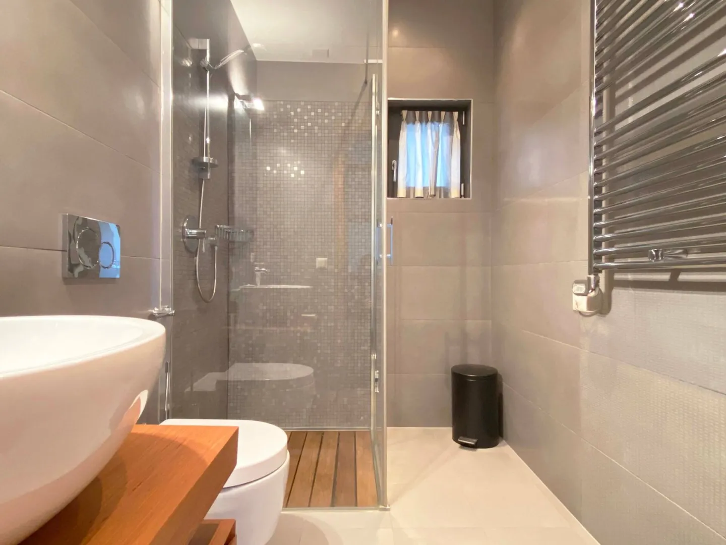 Luxury Apartment with Mountain Views - Photo 10 of 13