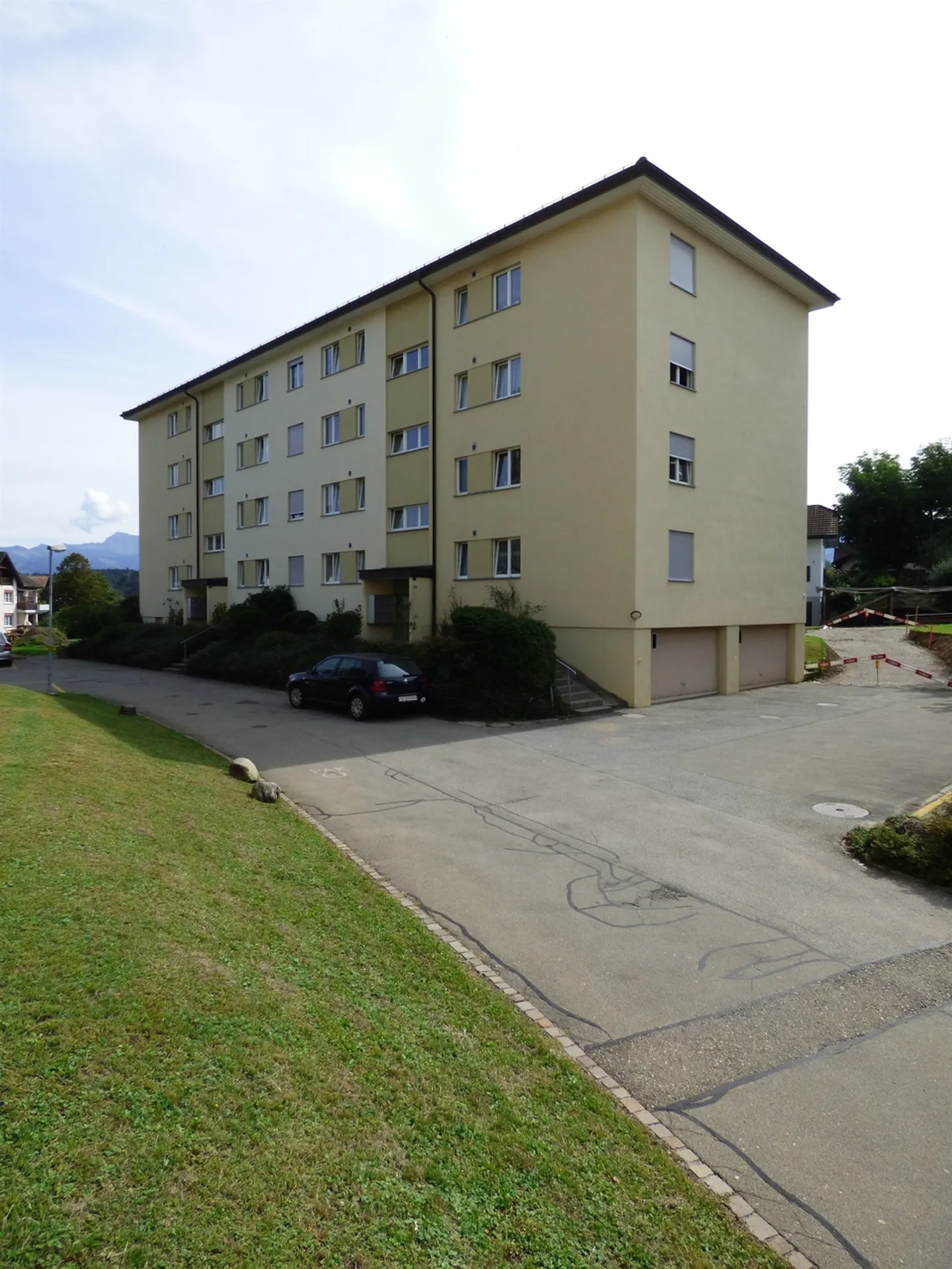 Craft Room for Rent - Photo 2 of 2