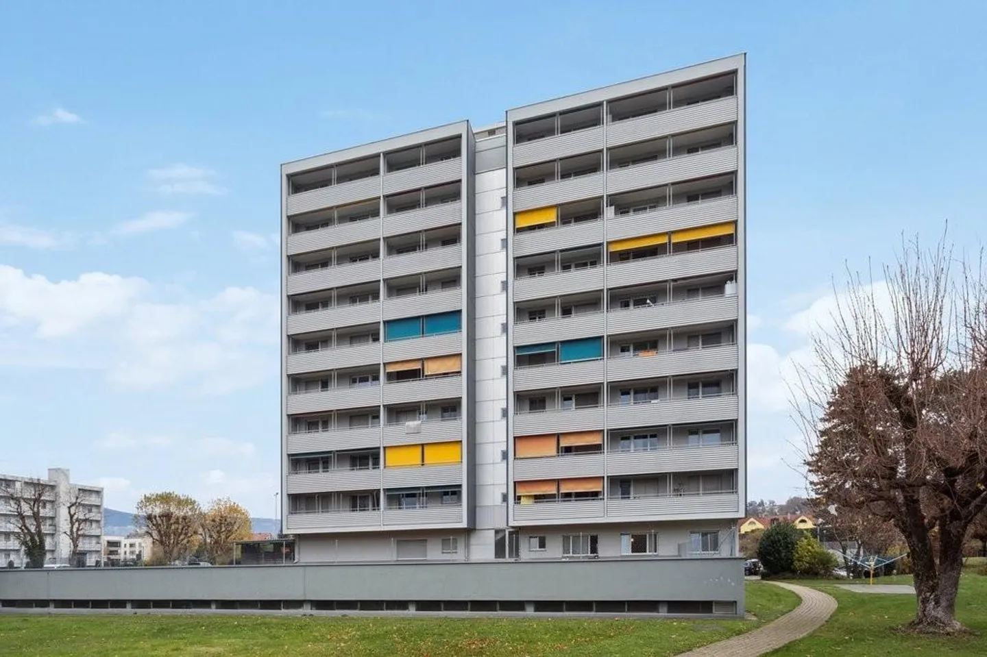 Posti auto all'aperto - Foto 2 di 2