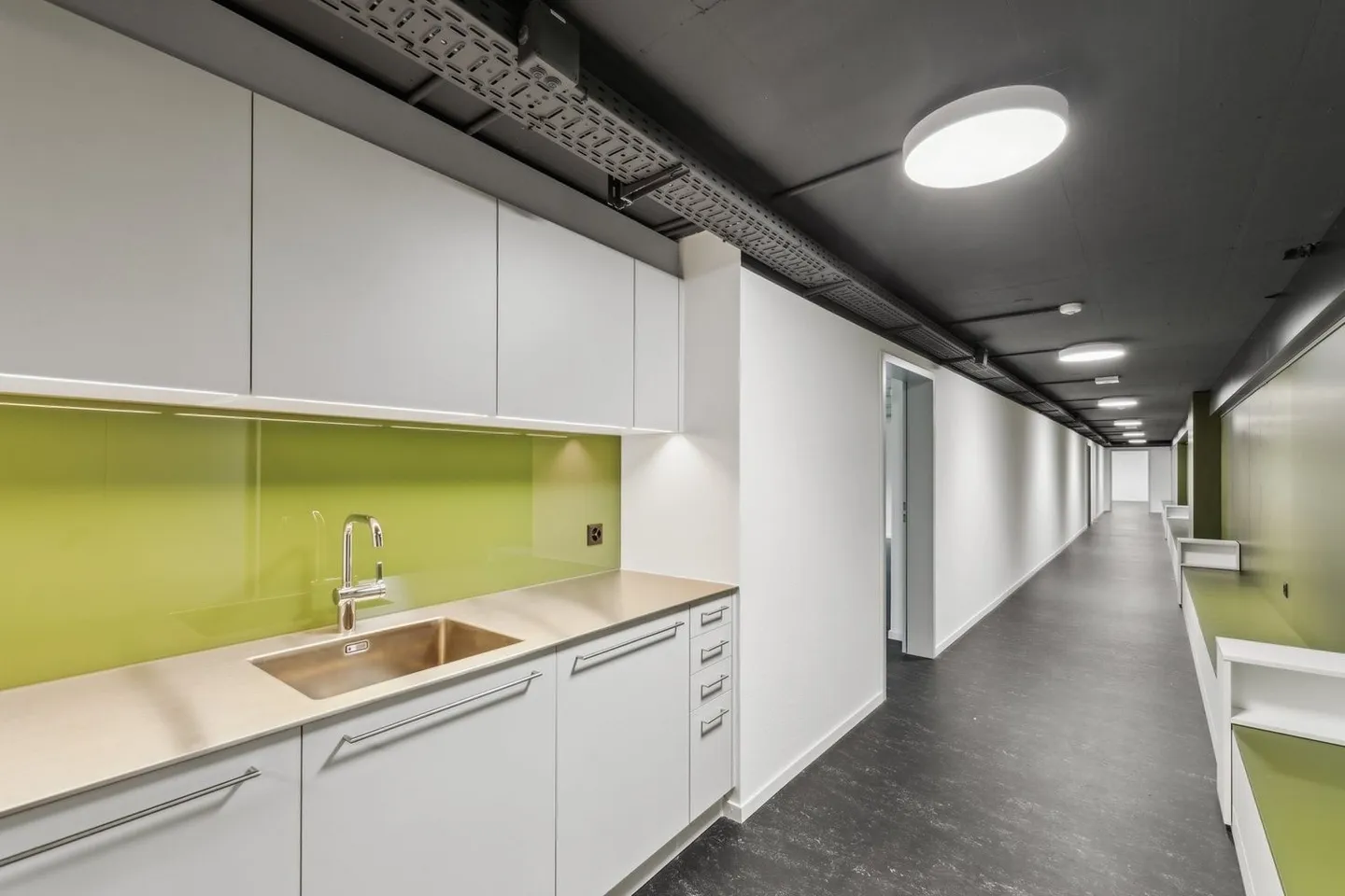 HAMMER SPACES - expanded office spaces - Photo 3 of 6