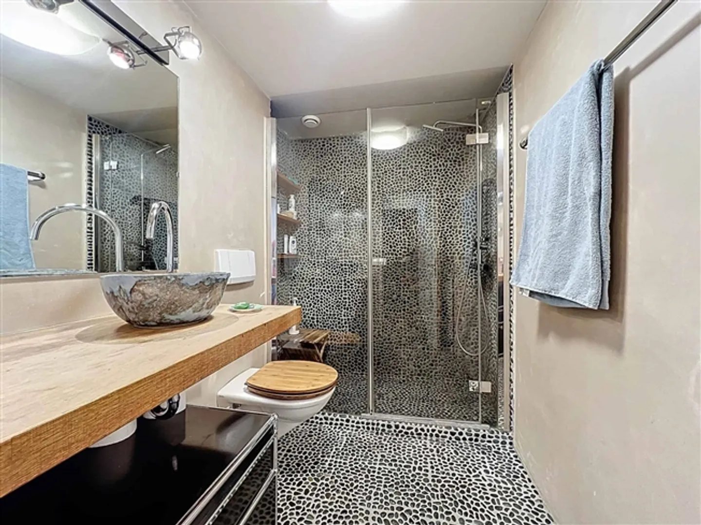 Vue imprenable pour un espace de vie exceptionnel à Lutry - Photo 5 sur 9