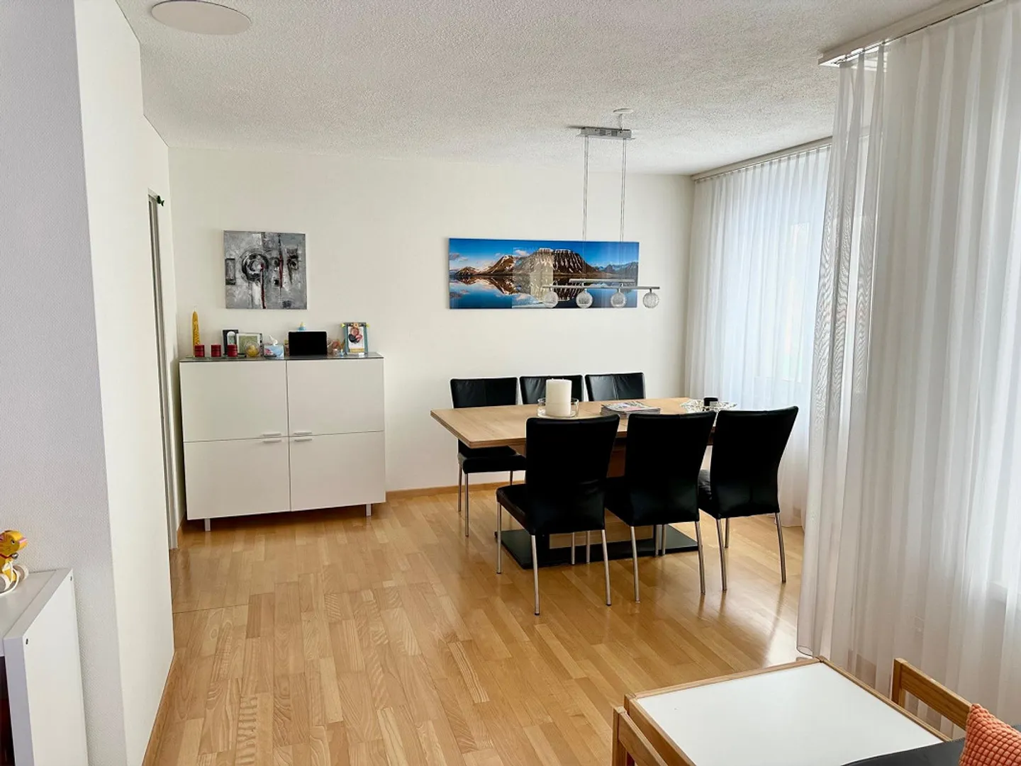 Central, spacious apartment - Photo 2 of 6