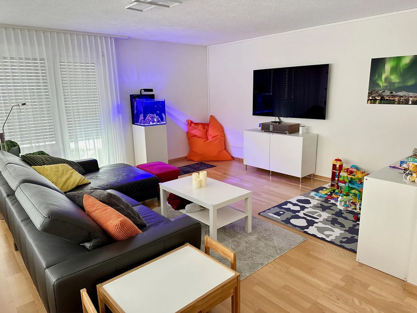 Central, spacious apartment - Photo 3 of 6