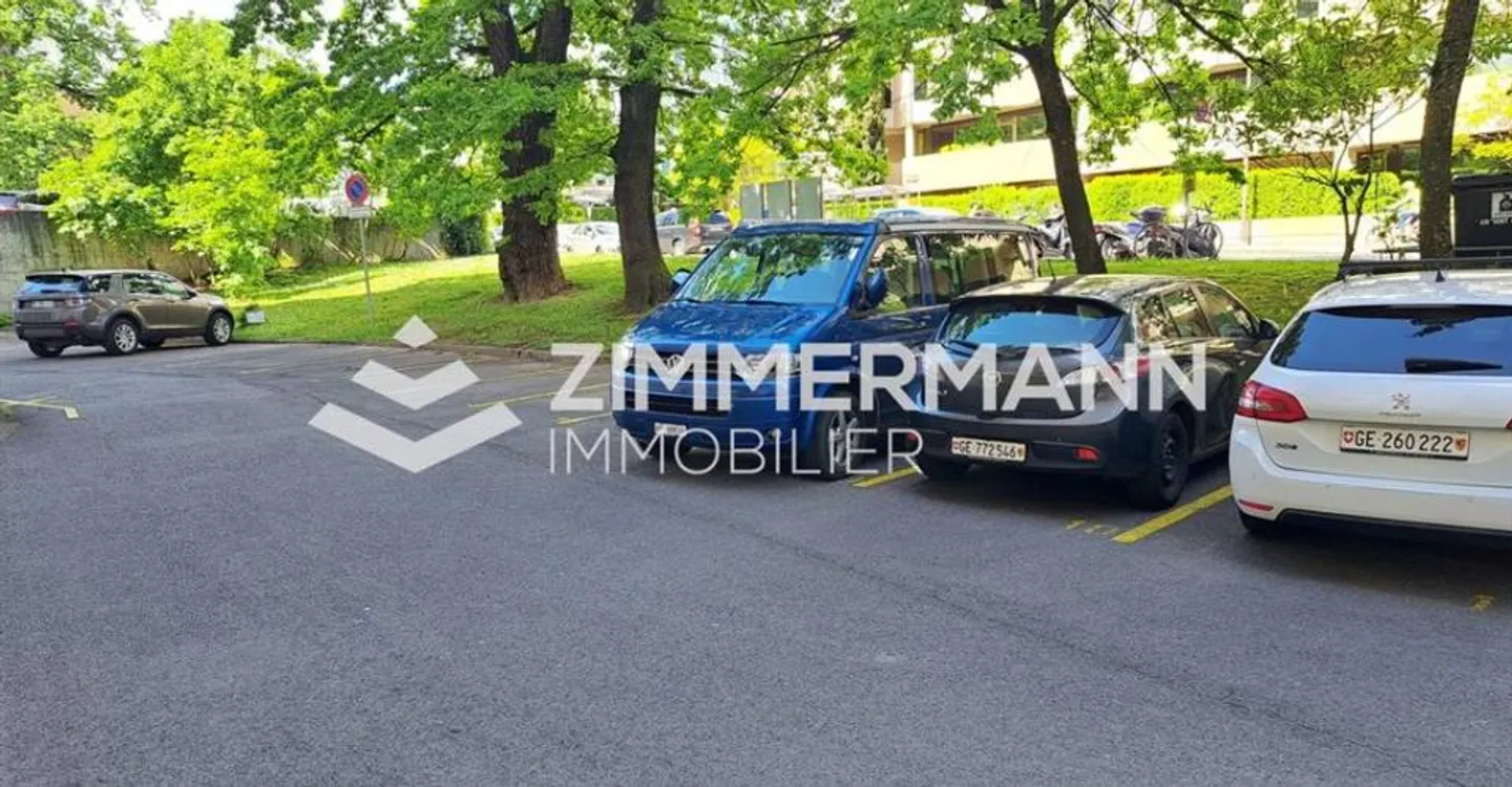 Parkplatz - Foto 2 von 3