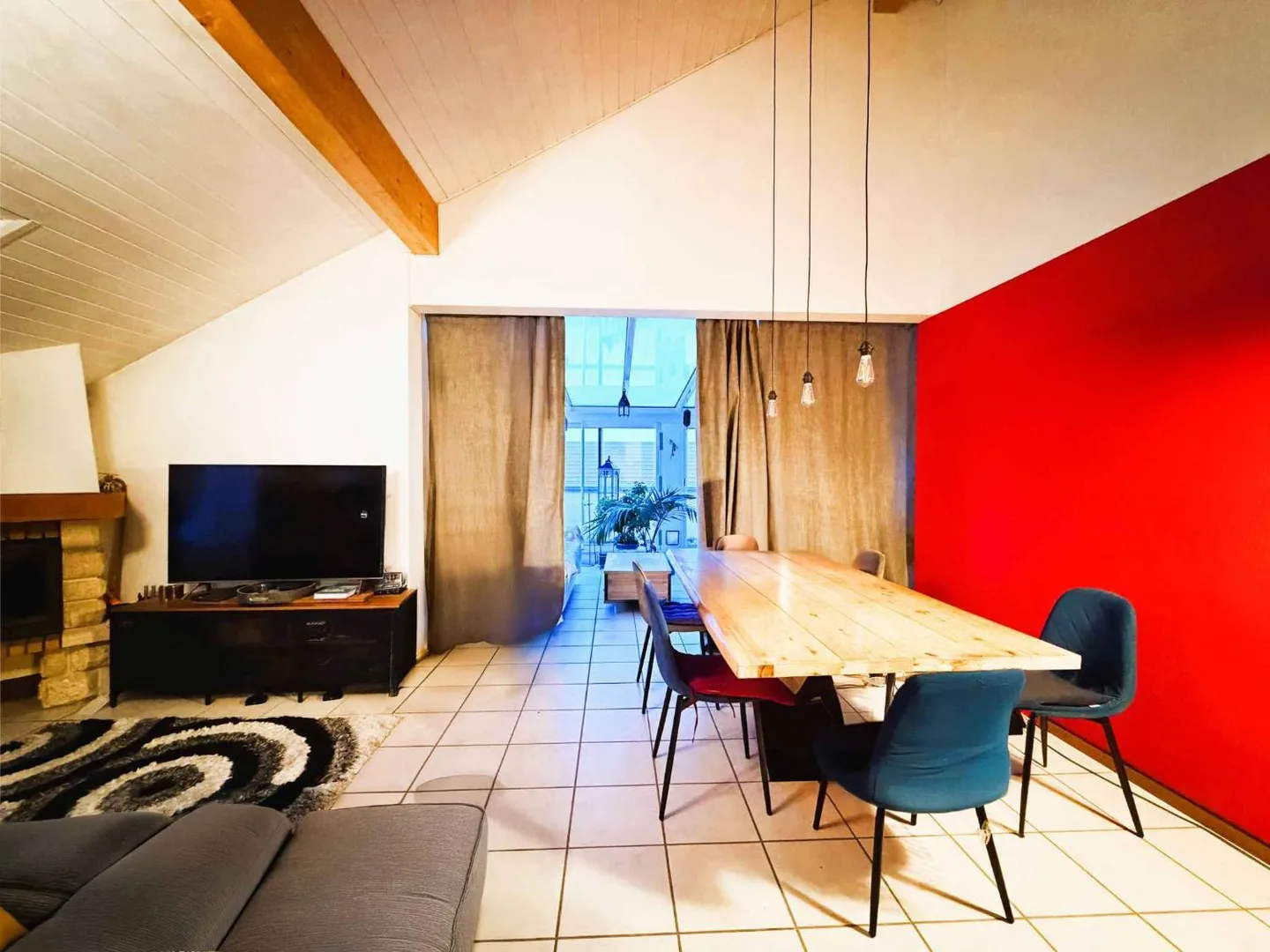 Attic 5.5 rooms - Photo 3 of 4