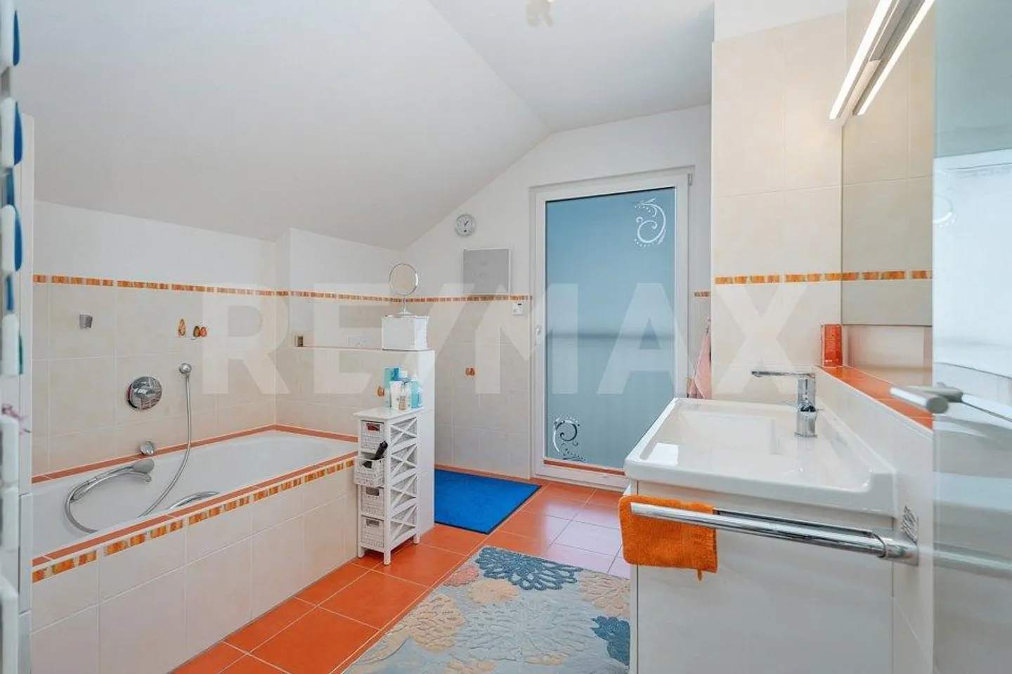 Maison individuelle avec ascenseur et appartement - Photo 9 sur 11