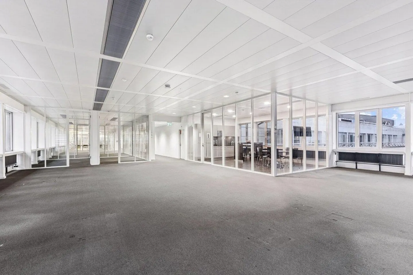 Ready-to-move-in office space in IMPERIAL 54 - Photo 1 of 9