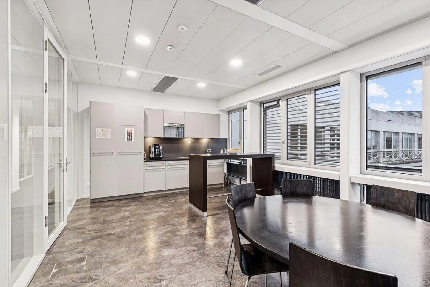 Ready-to-move-in office space in IMPERIAL 54 - Photo 6 of 9
