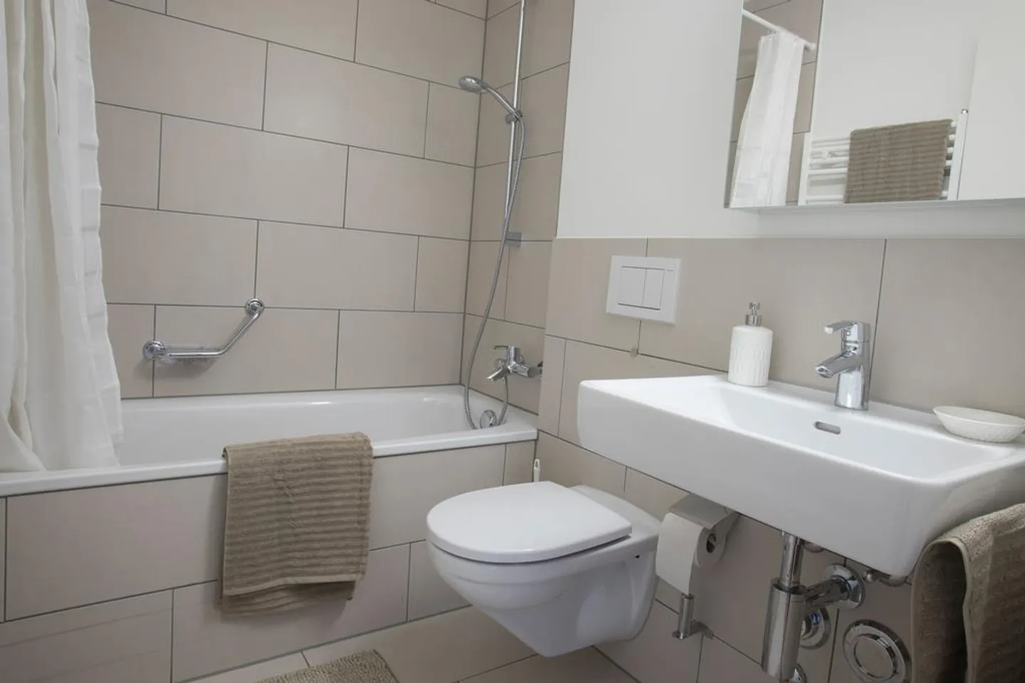 Appartement 4.5 pièces avec une vue magnifique - Photo 3 sur 8