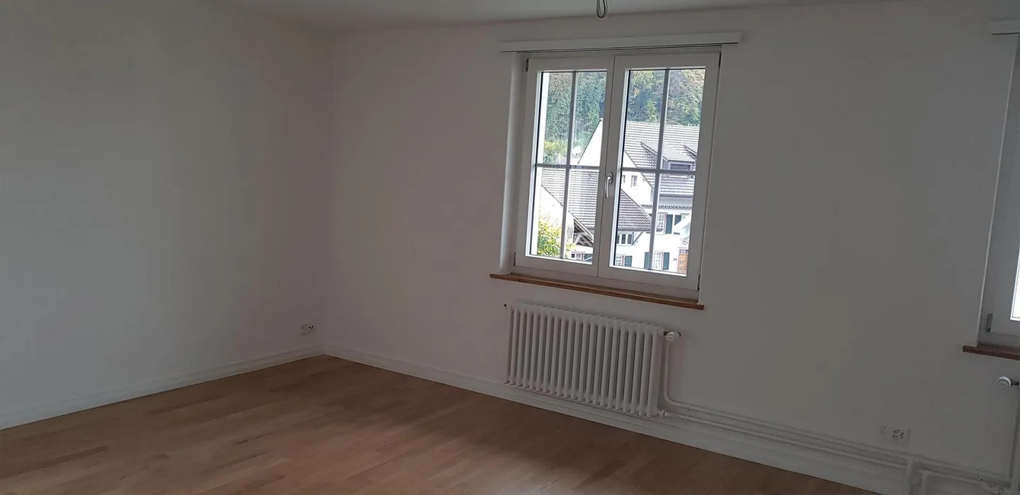 4 Room Apartment - Photo 4 of 6