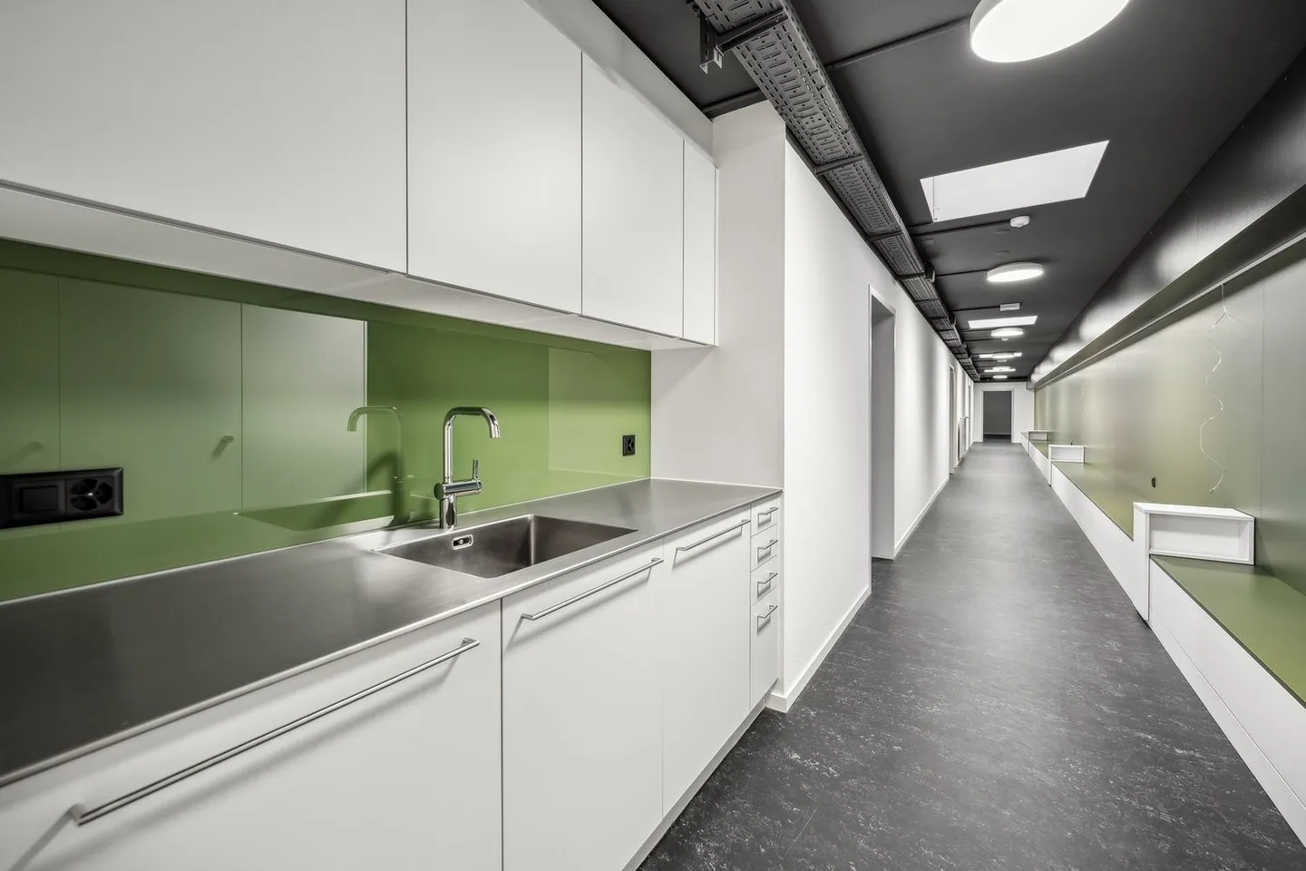 HAMMER SPACES - expanded office spaces - Photo 6 of 9