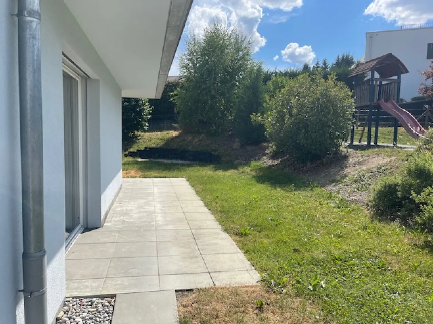 Appartement moderne avec jardin - Photo 1 sur 10