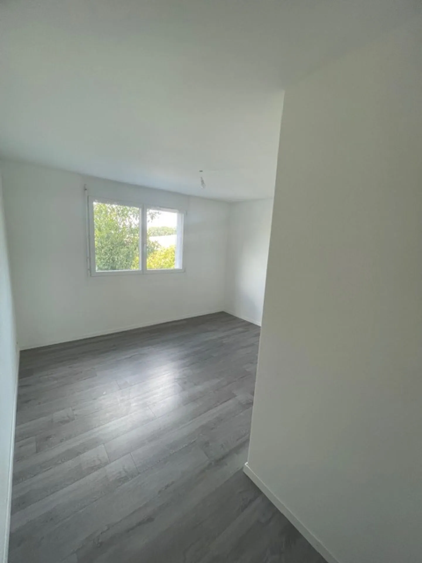 Appartement moderne avec jardin - Photo 5 sur 10