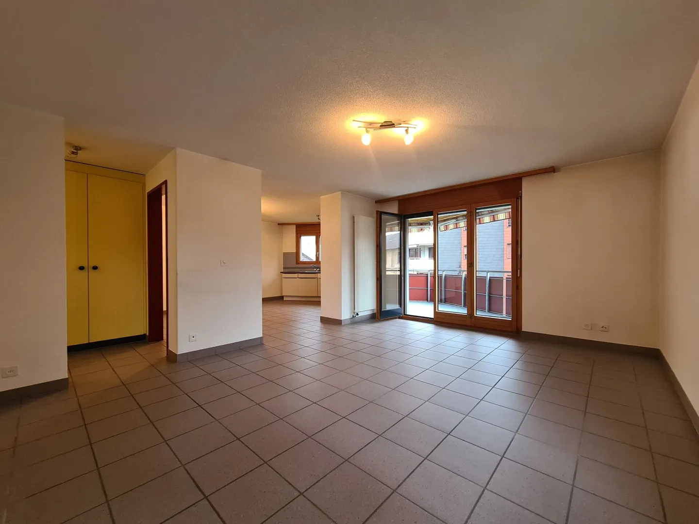 Apartment for rent - Photo 3 of 7