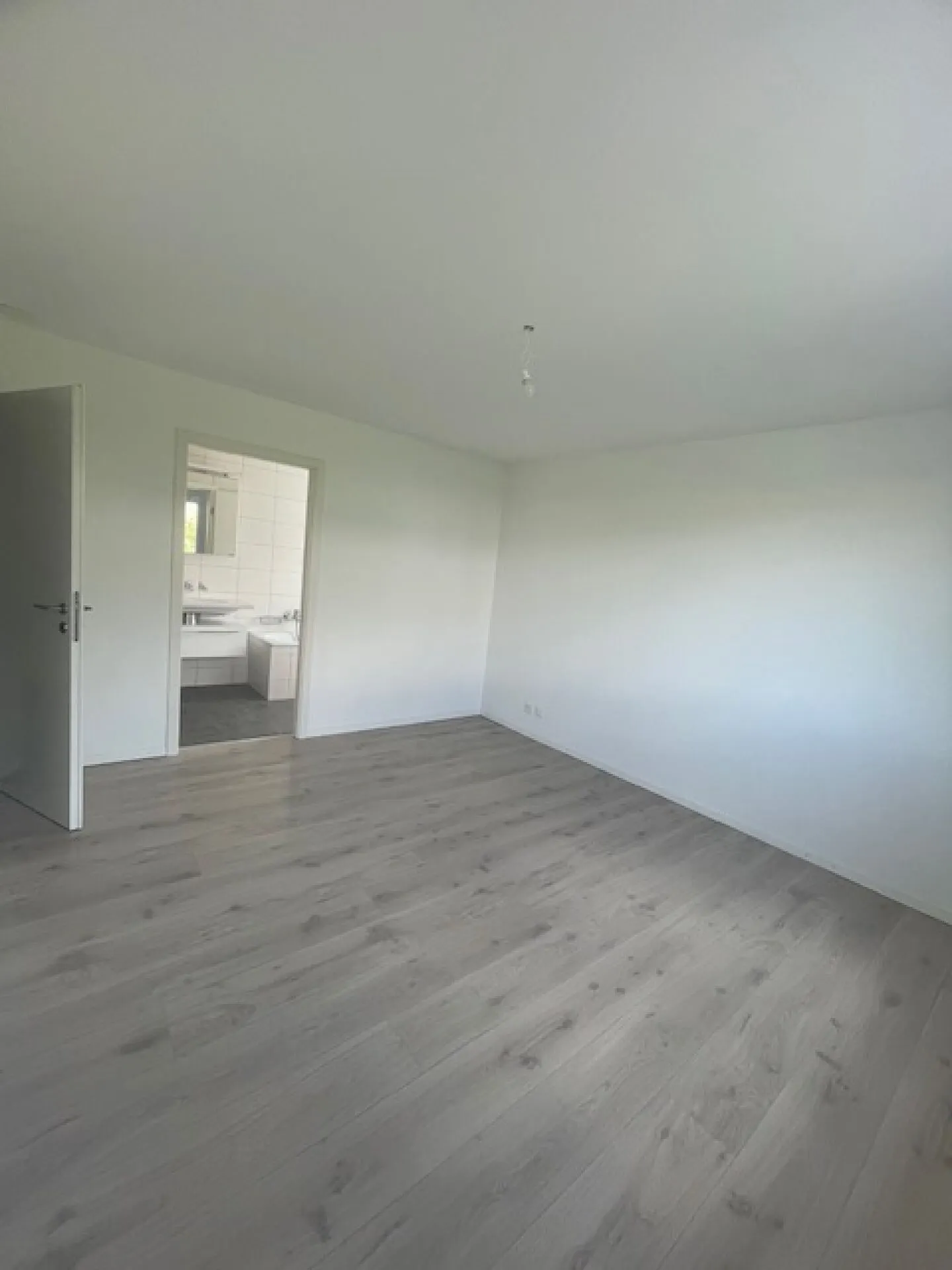Appartement moderne avec jardin - Photo 8 sur 10