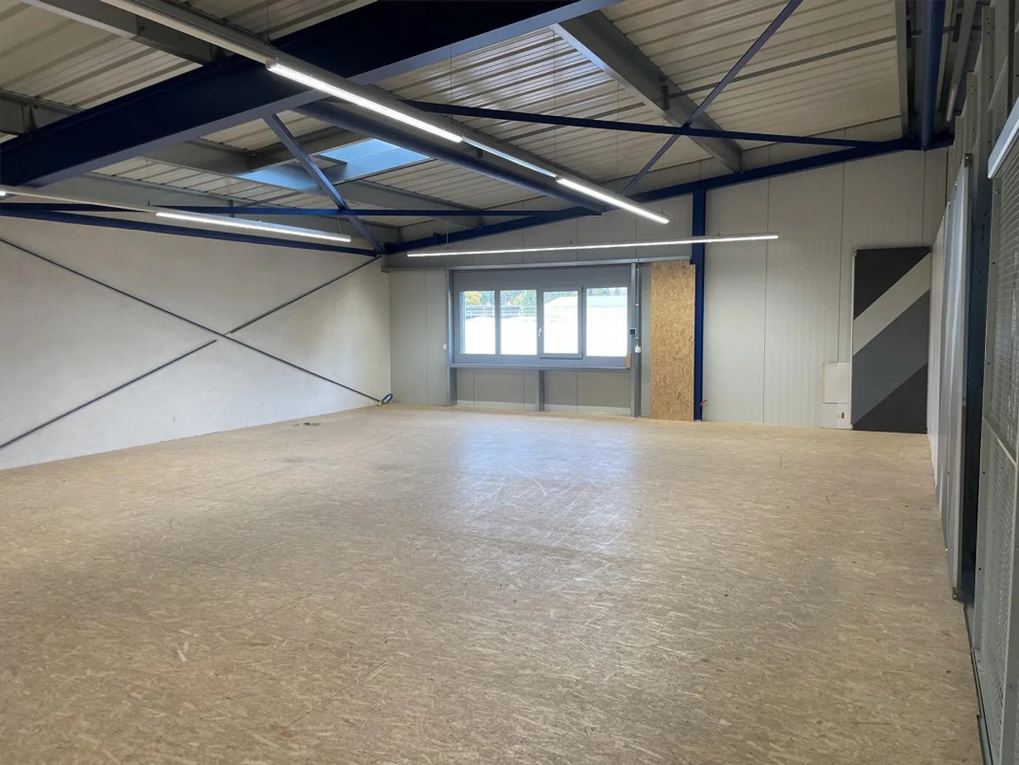 Spacious Commercial Space - Photo 2 of 12