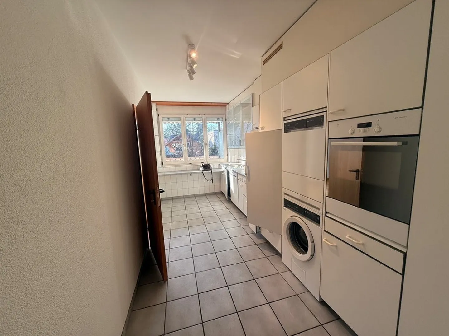 Beautiful apartment near village center - Photo 10 of 11