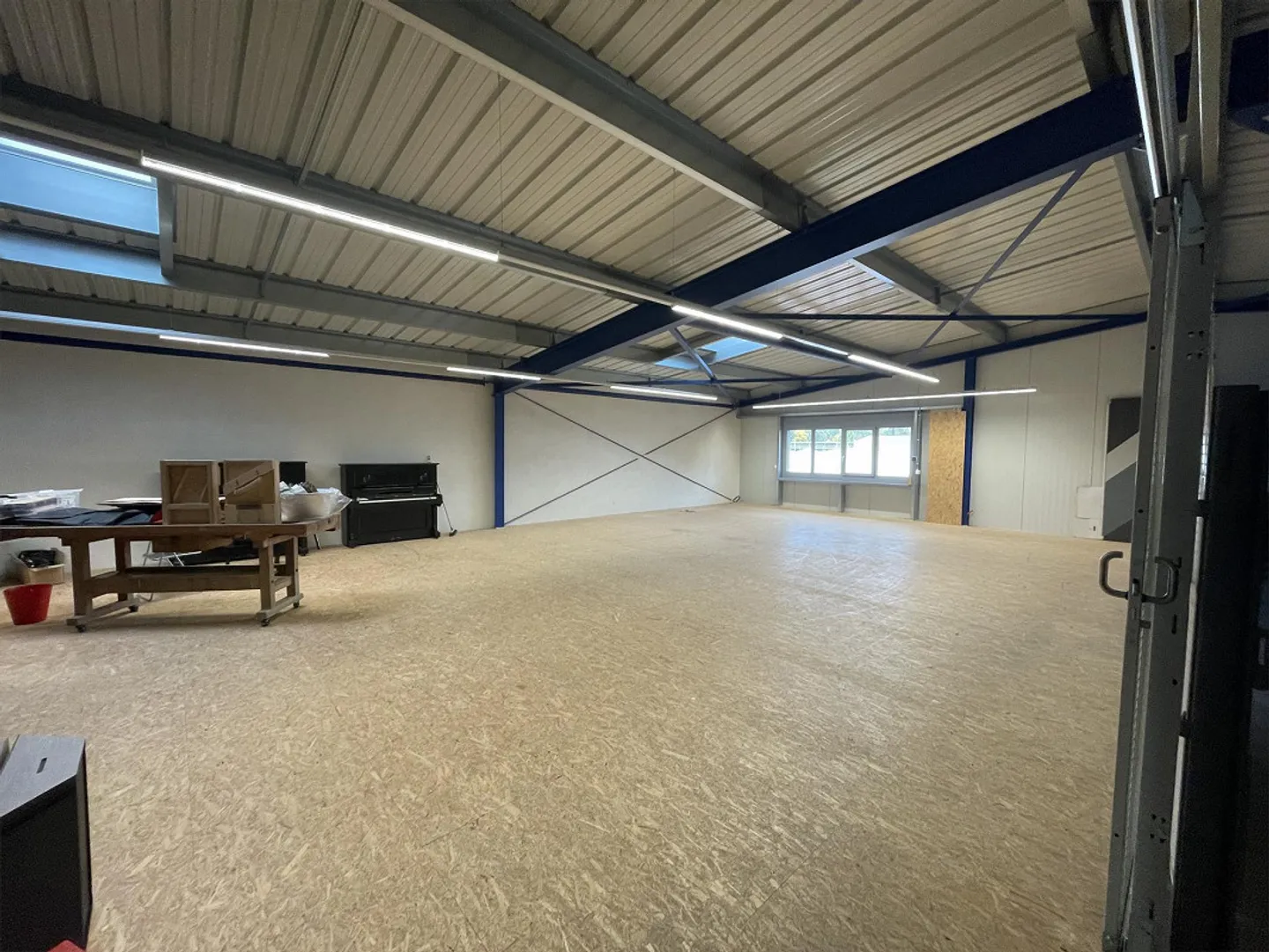 Spacious Commercial Space - Photo 4 of 12
