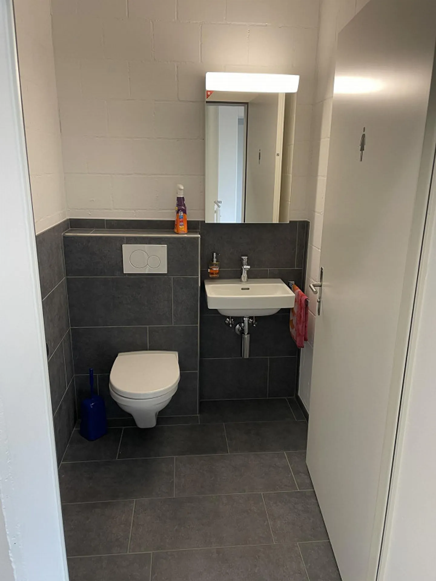 Spacious Commercial Space - Photo 7 of 12