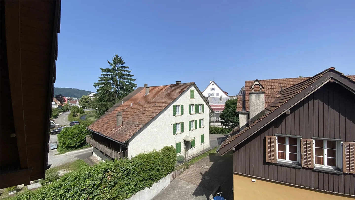 Dachwohnung mit Cheminée im Herzen von Dietikon - Foto 1 von 10
