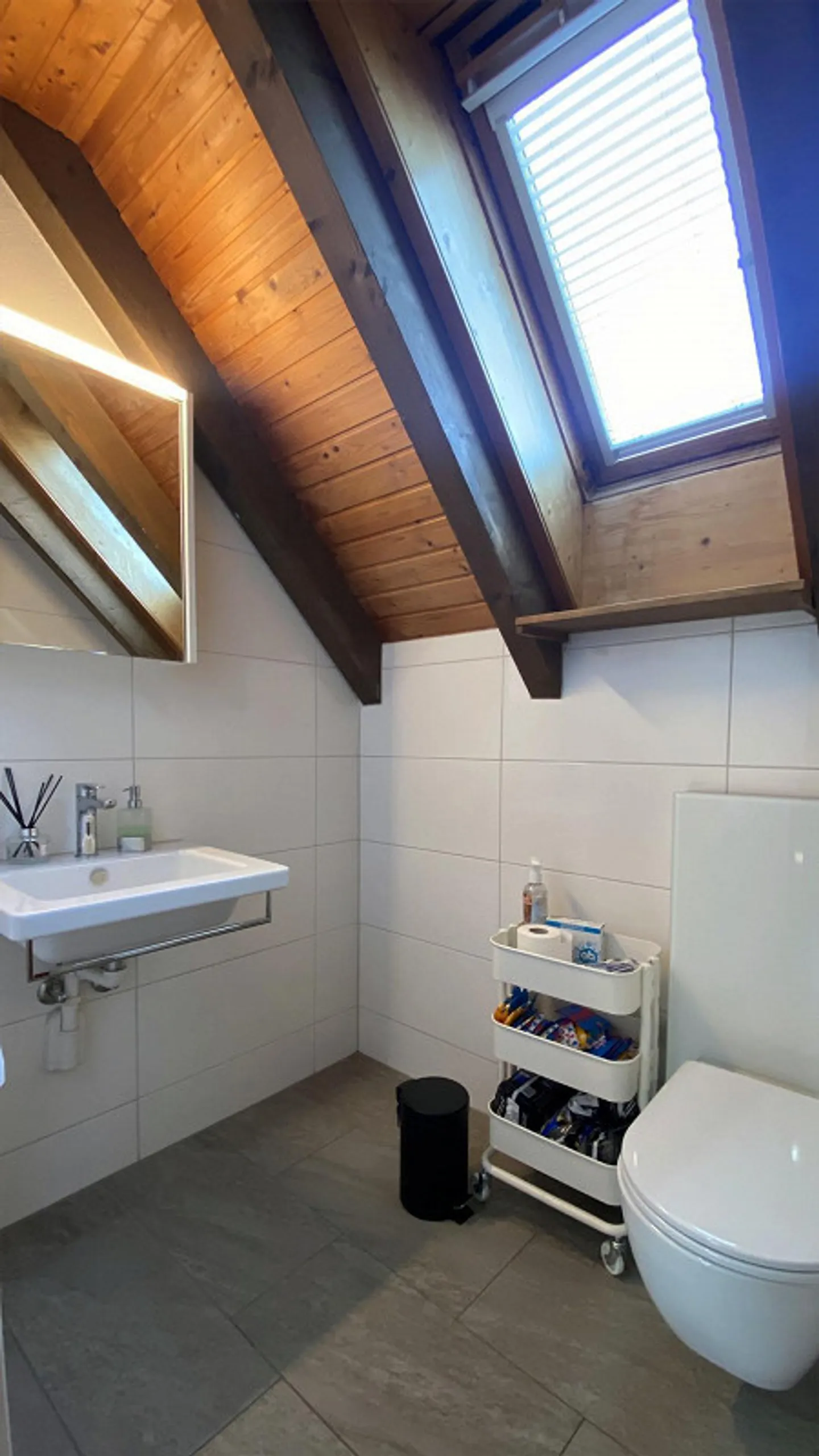 Dachwohnung mit Cheminée im Herzen von Dietikon - Foto 9 von 10