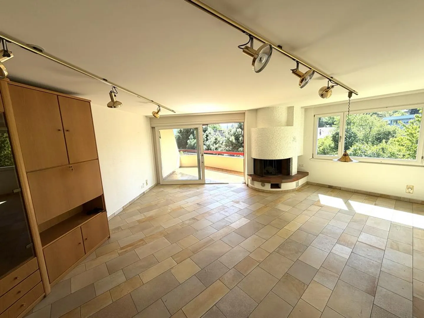 Privileged Location in Binningen - Photo 2 of 12