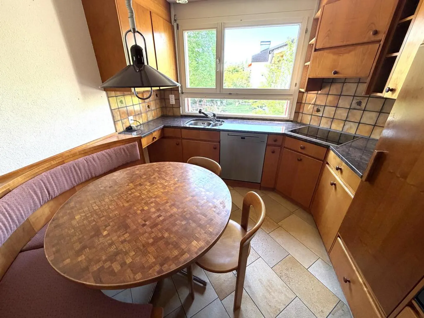 Privileged Location in Binningen - Photo 4 of 12
