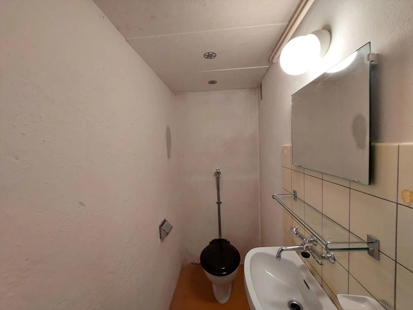 Individual villa with a superb large plot - Photo 12 of 13