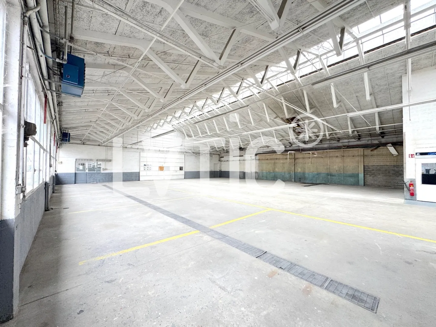 Geräumige Werkstatt zur Miete in Meyrin - Foto 3 von 7