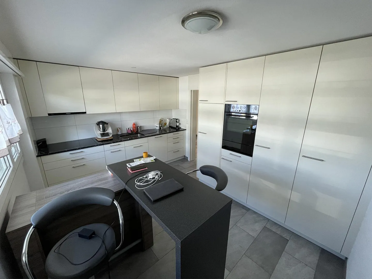 Grosszügige Wohnung mit Gartenzugang - Foto 3 von 10