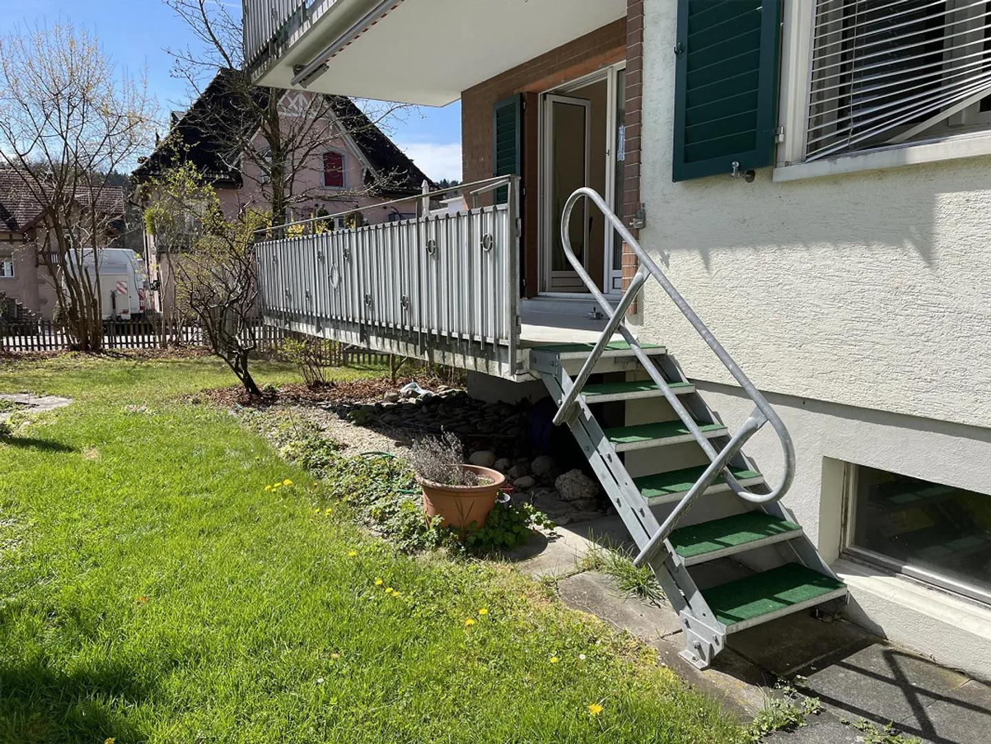 Grosszügige Wohnung mit Gartenzugang - Foto 4 von 10