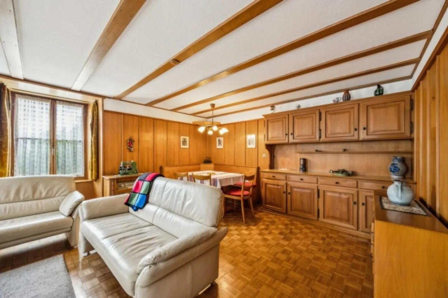 Ancien restaurant avec appartement de propriétaire et potentiel - Photo 4 sur 13