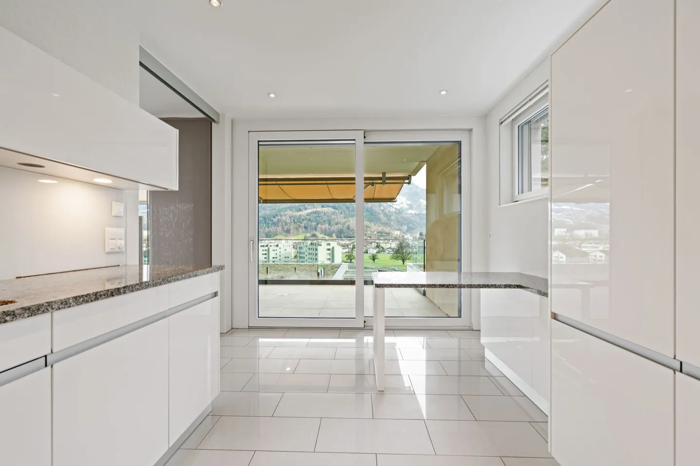 Exclusive 4.5-room terrace apartment with beautiful view - Photo 10 of 32