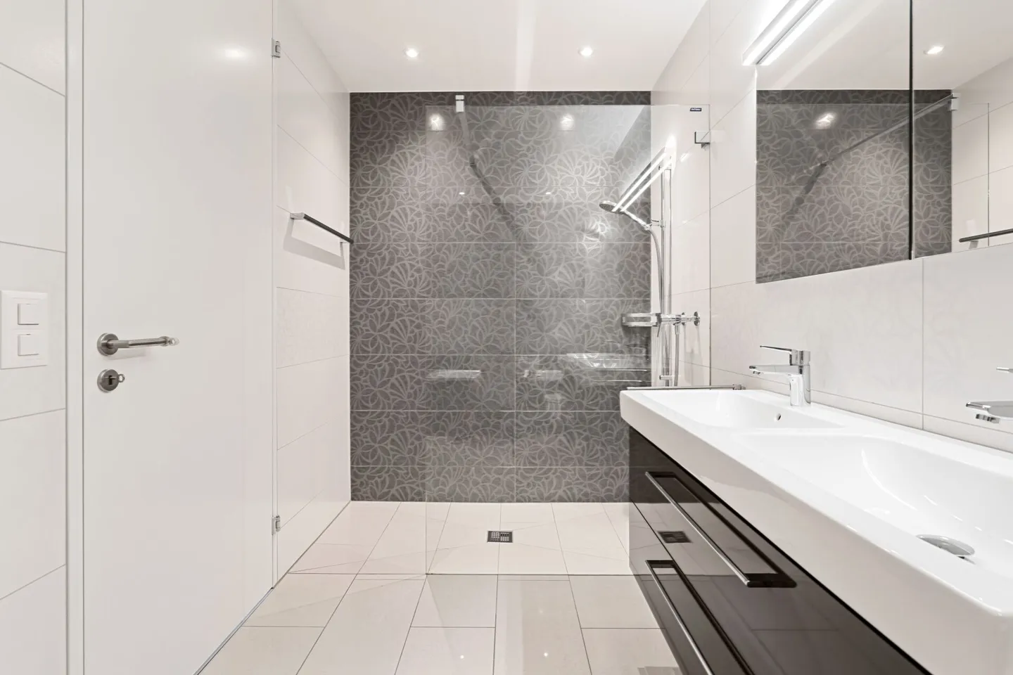 Exclusive 4.5-room terrace apartment with beautiful view - Photo 19 of 32