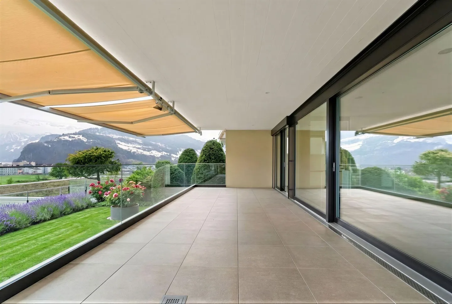 Exclusive 4.5-room terrace apartment with beautiful view - Photo 21 of 32