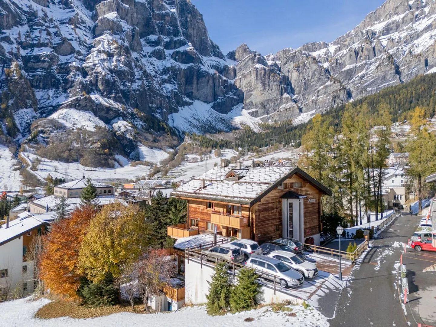 Immeuble multifamilial avec 11 appartements dans le meilleur emplacement à Leukerbad - Photo 3 sur 60