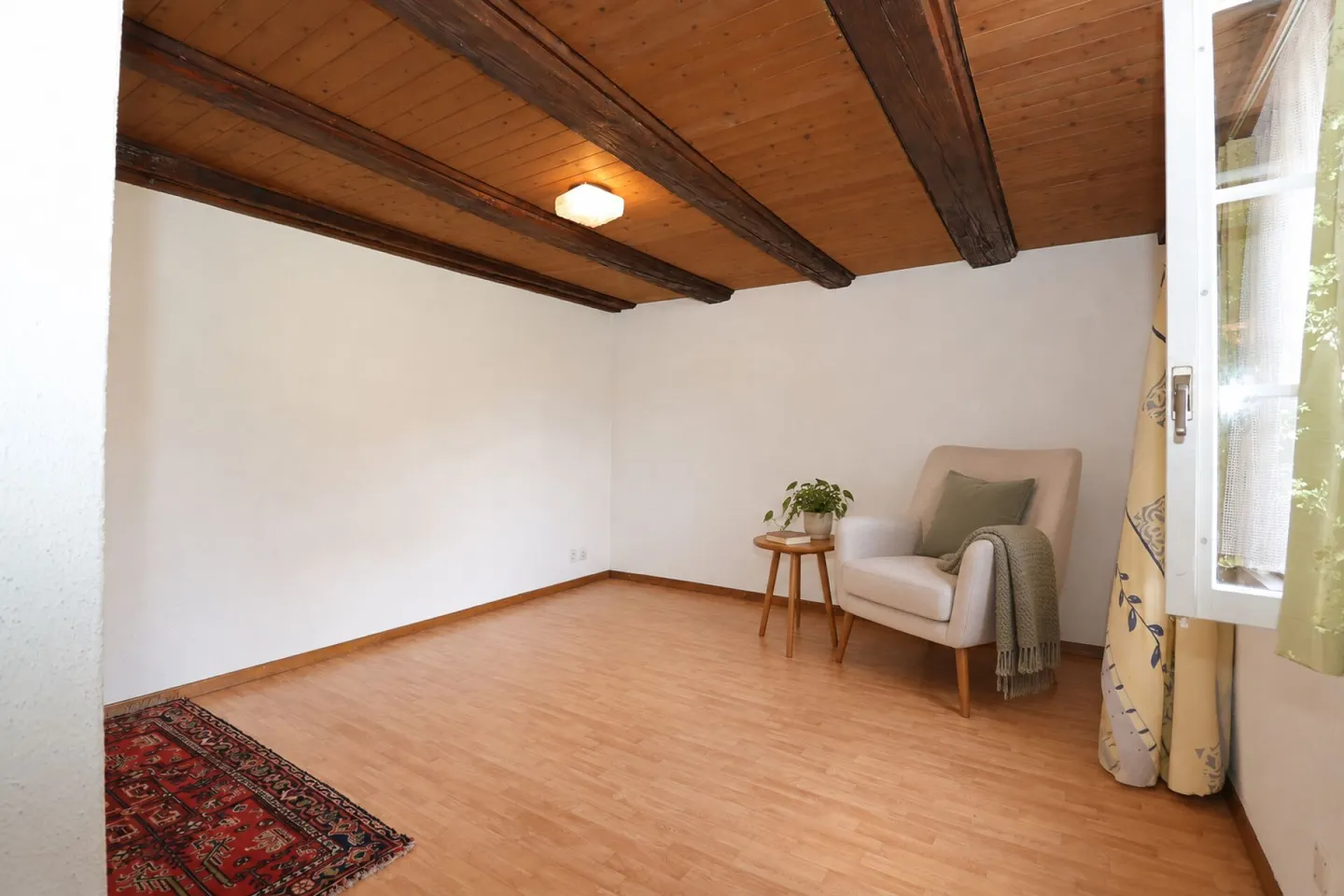 Two-family house with stable and agricultural land in Wettingen - Photo 3 of 13
