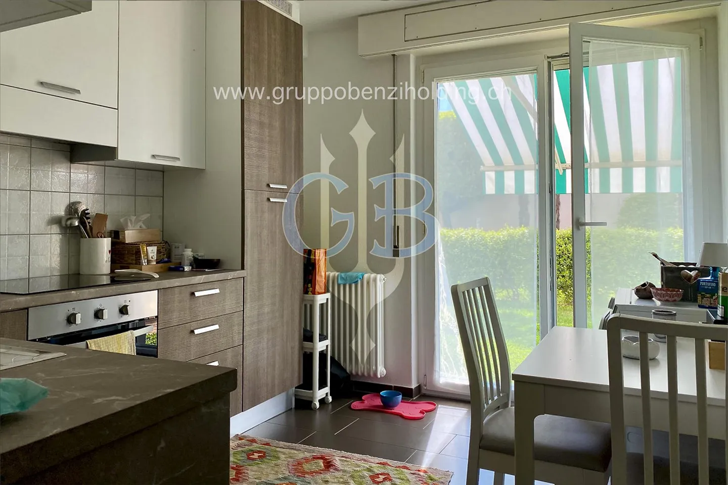 DIRECT DAL PROPRIETARIO - Appartamento ristrutturato di 2,5 locali con giardino privato a Savosa - Foto 5 di 14