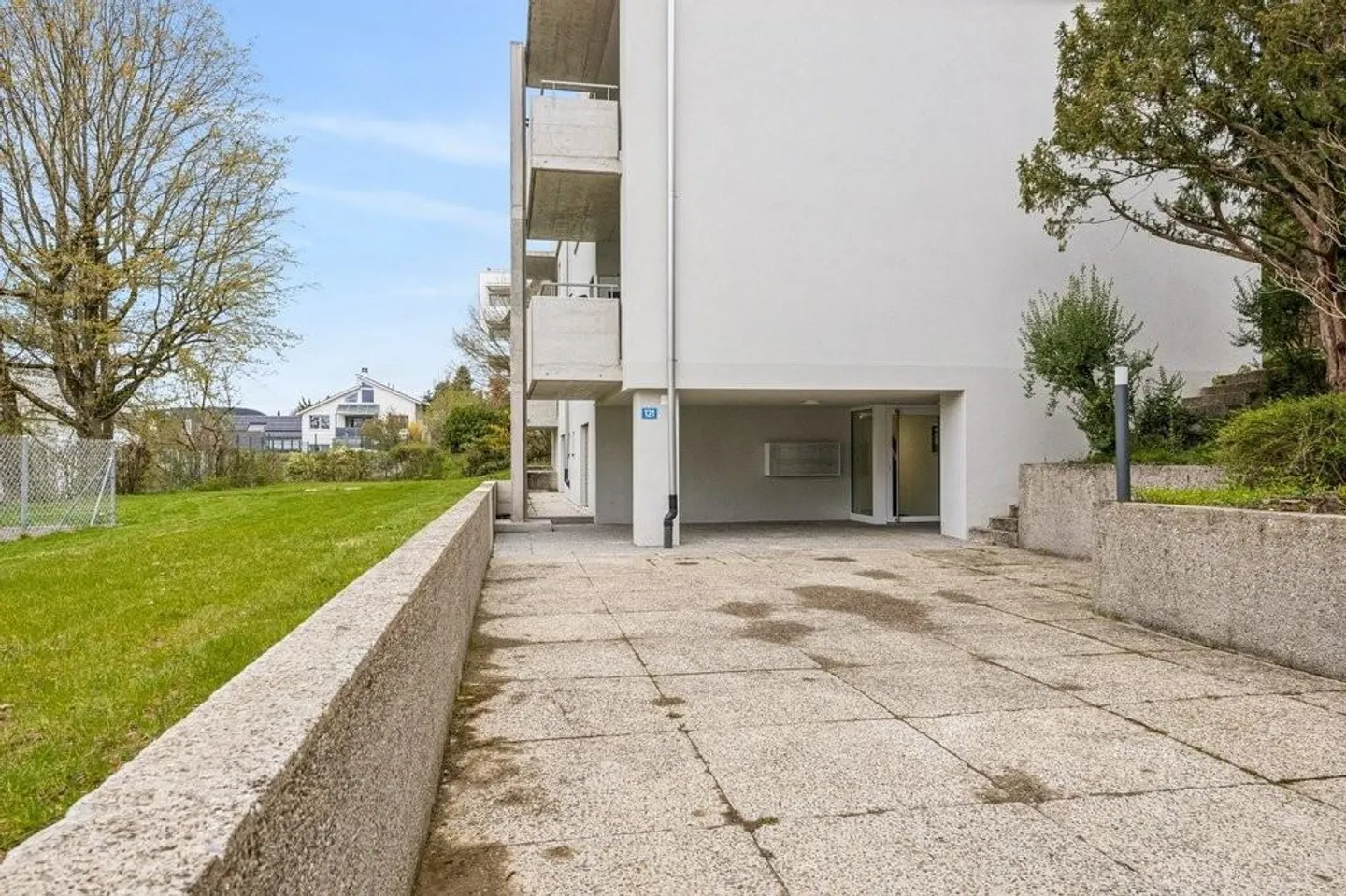 Appartement lumineux 1 pièce dans un emplacement calme - Photo 2 sur 8