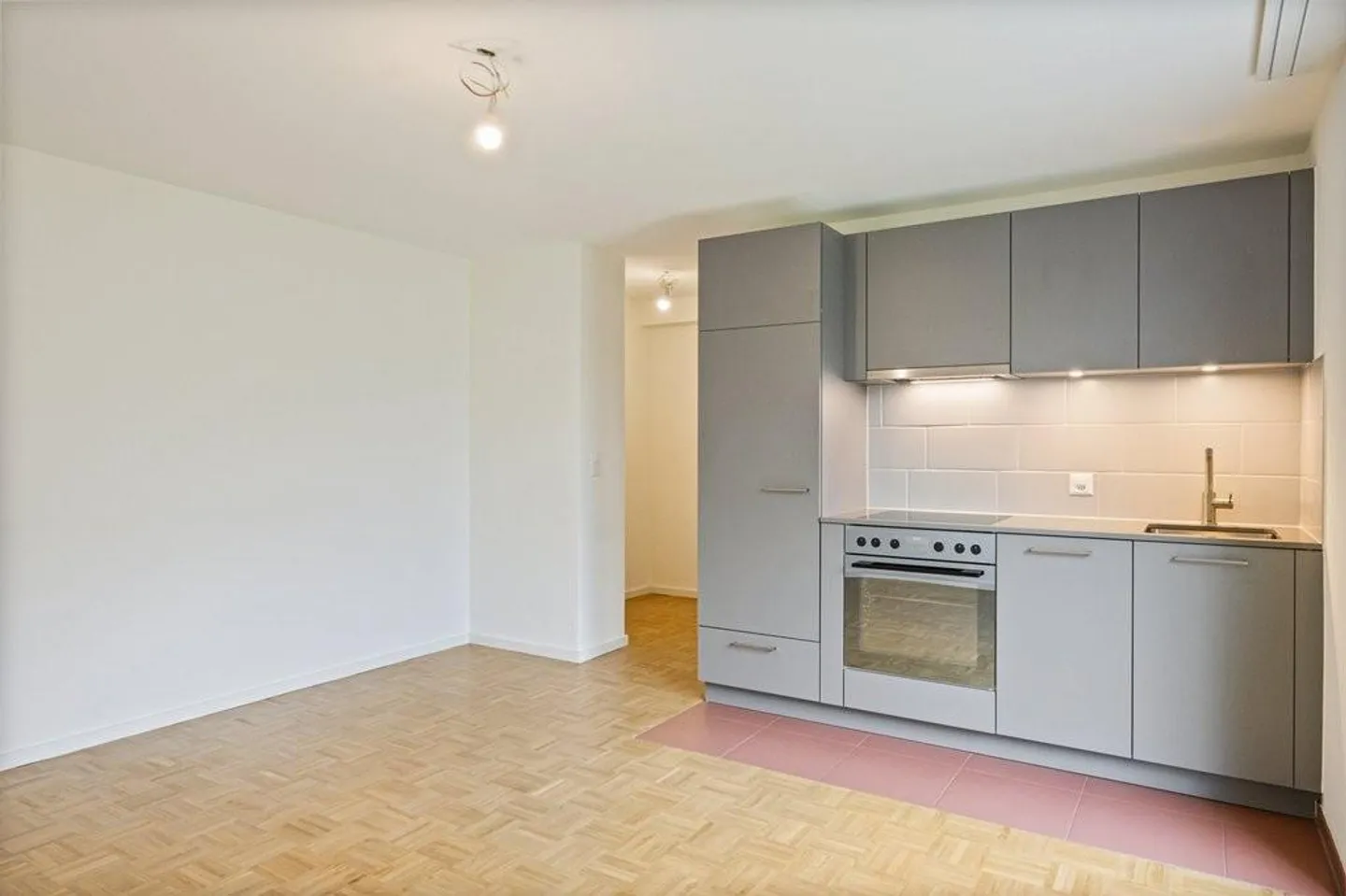 Appartement lumineux 1 pièce dans un emplacement calme - Photo 7 sur 8