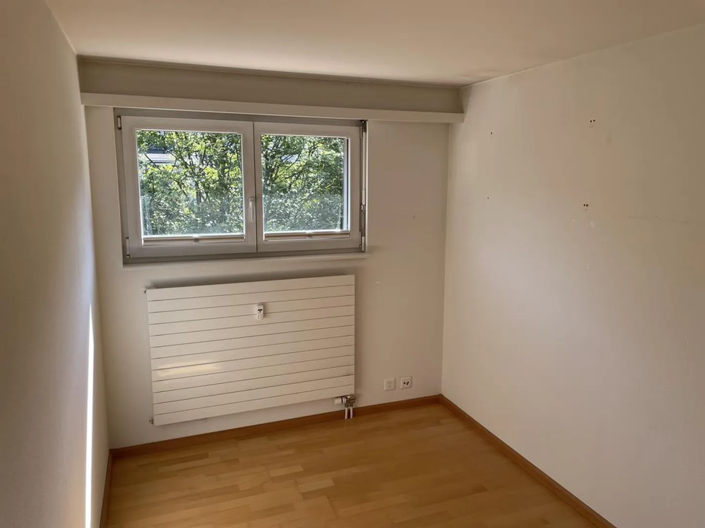 Superbe appartement en attique de 4,5 pièces avec terrasse et garage privé - Photo 3 sur 11
