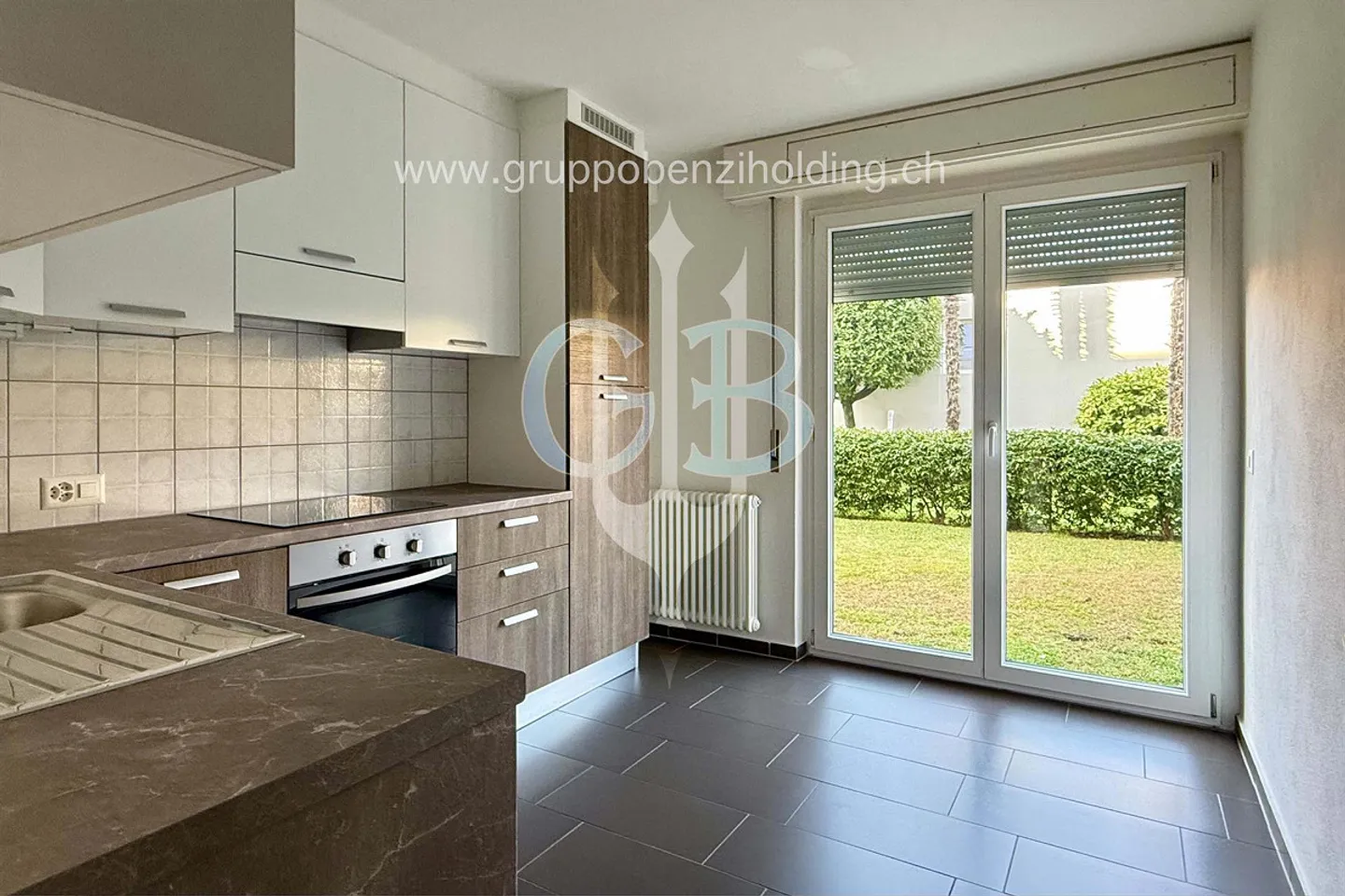 DIRECT DAL PROPRIETARIO - Appartamento ristrutturato di 2,5 locali con giardino privato a Savosa - Foto 7 di 14