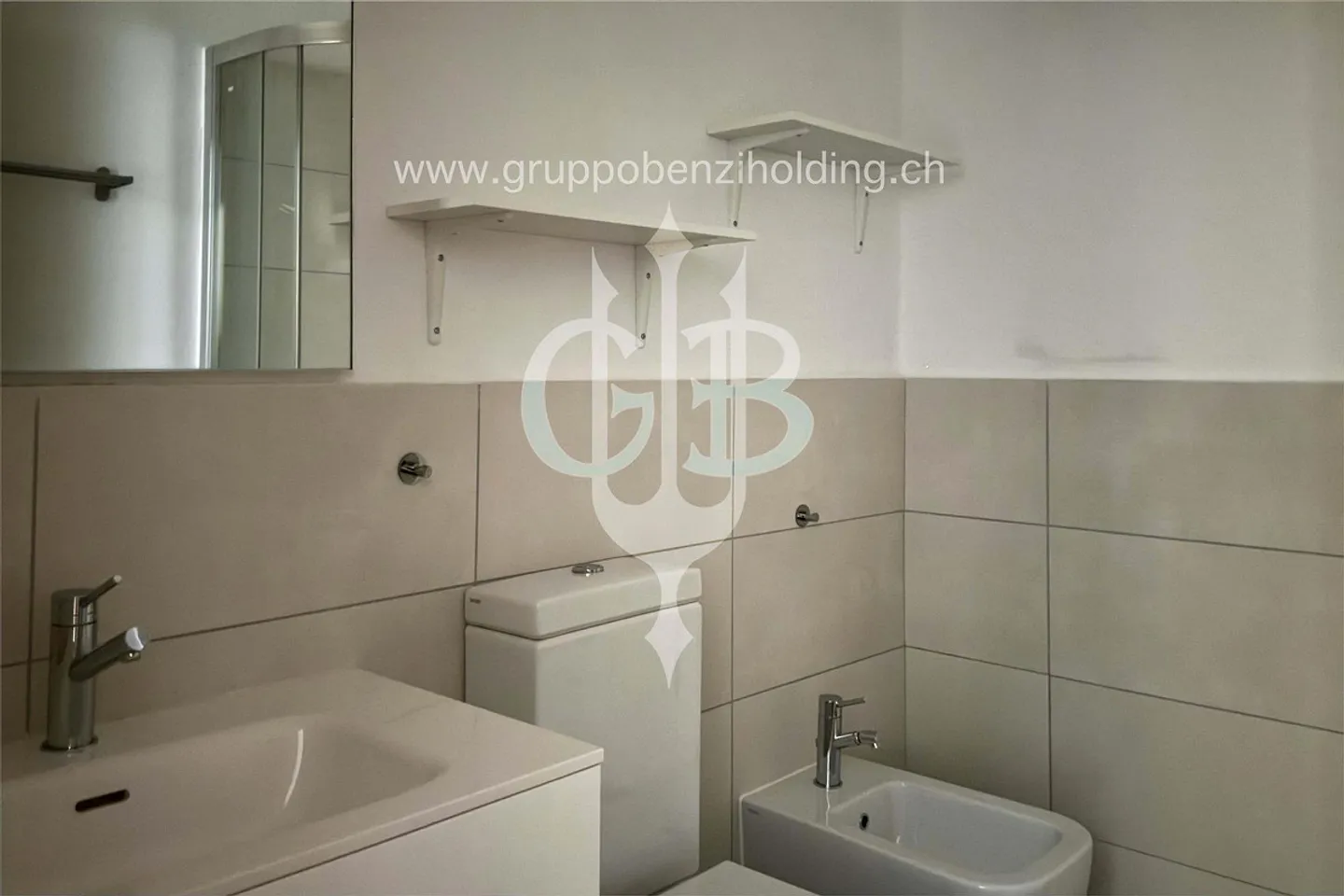 DIRECT DAL PROPRIETARIO - Appartamento ristrutturato di 2,5 locali con giardino privato a Savosa - Foto 14 di 14