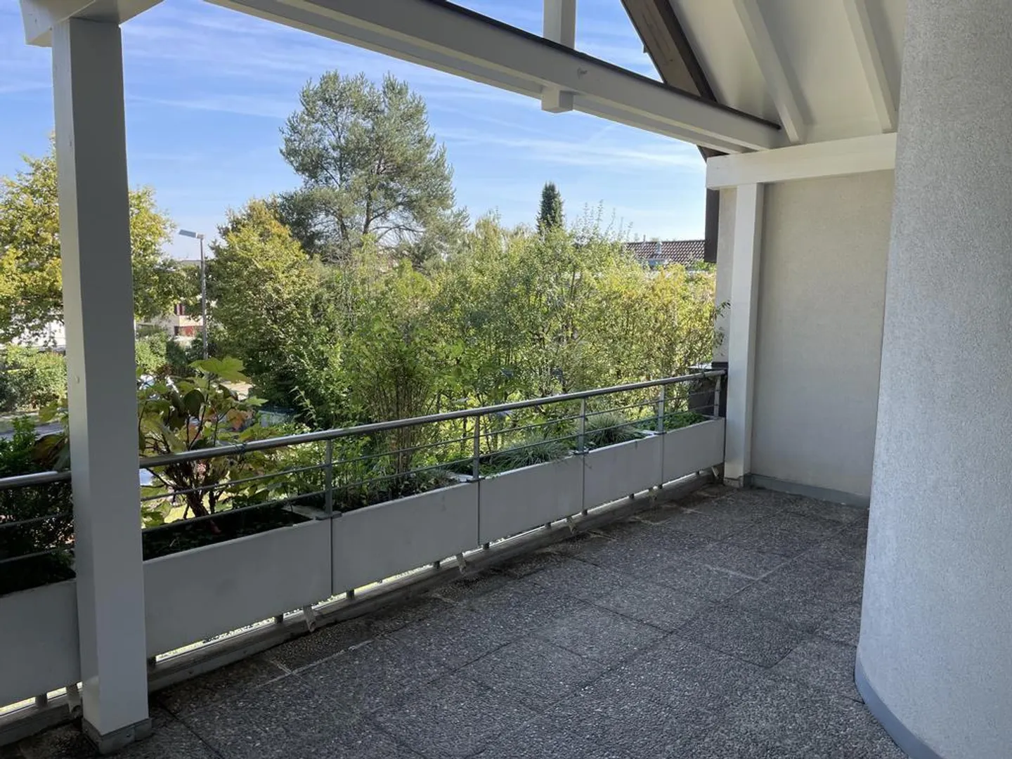 Superbe appartement en attique de 4,5 pièces avec terrasse et garage privé - Photo 9 sur 11