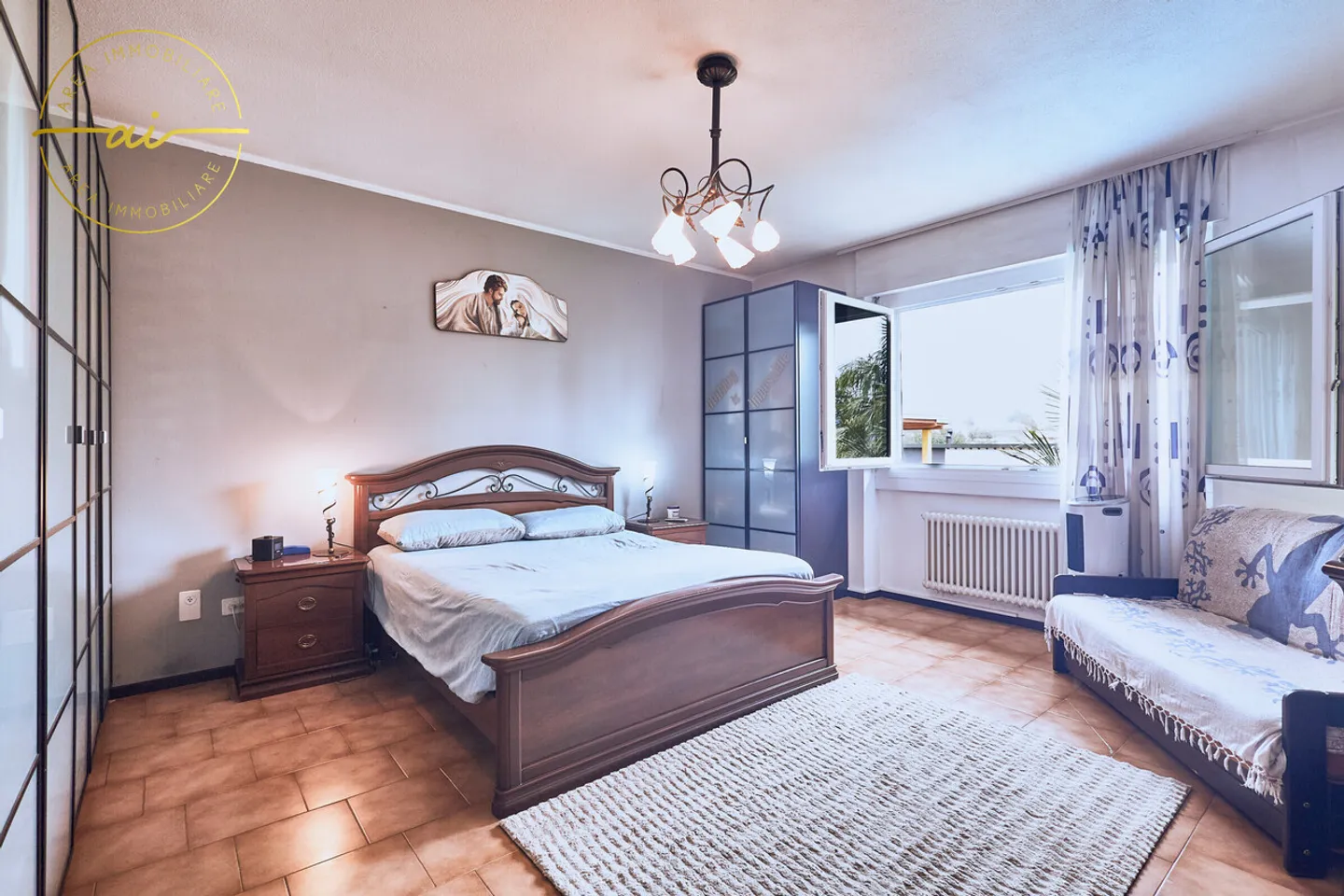 SPACIOUS 5-ROOM APARTMENT WITH PRIVATE GARDEN AND TWO TERRACES - Photo 6 of 13